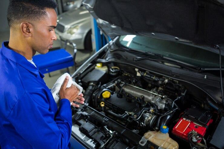 Desengraxante Automotivo para Motor: Como escolher o melhor produto para limpar seu veículo
